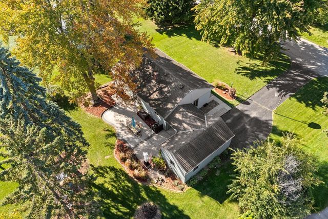 5210 S Froemming DRIVE, Hales Corners, WI 53130