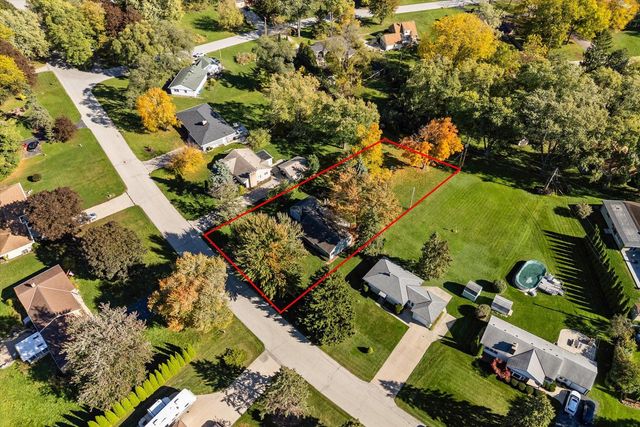 5210 S Froemming DRIVE, Hales Corners, WI 53130