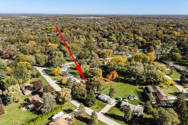 5210 S Froemming DRIVE, Hales Corners, WI 53130