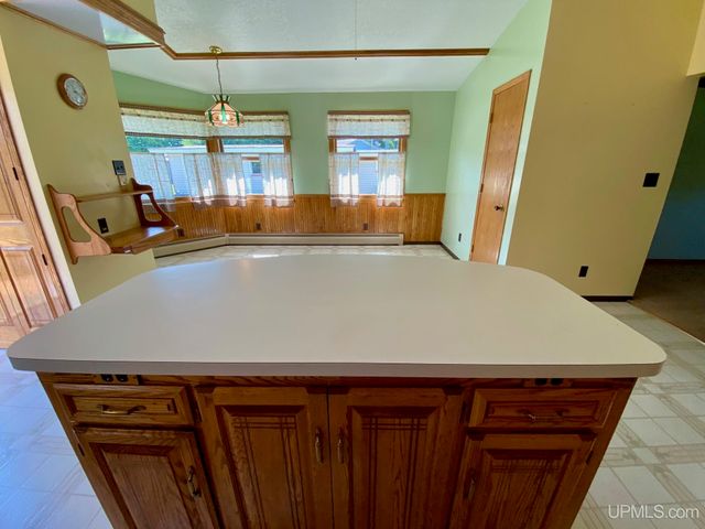 5755 Co Rd 550 Highway, Marquette, MI 49855