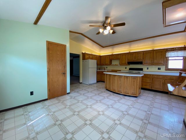 5755 Co Rd 550 Highway, Marquette, MI 49855