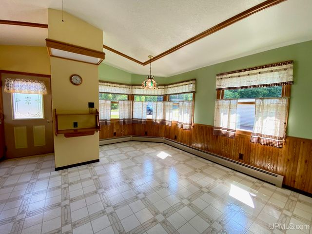 5755 Co Rd 550 Highway, Marquette, MI 49855