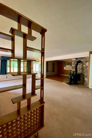 5755 Co Rd 550 Highway, Marquette, MI 49855