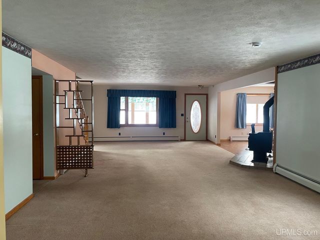 5755 Co Rd 550 Highway, Marquette, MI 49855