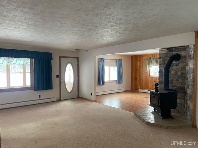 5755 Co Rd 550 Highway, Marquette, MI 49855