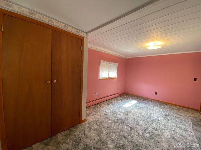 5755 Co Rd 550 Highway, Marquette, MI 49855