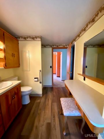 5755 Co Rd 550 Highway, Marquette, MI 49855