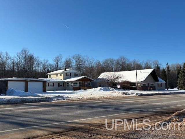 5755 Co Rd 550 Highway, Marquette, MI 49855