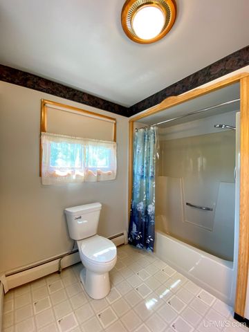 5755 Co Rd 550 Highway, Marquette, MI 49855