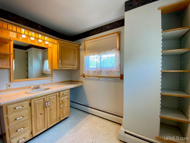 5755 Co Rd 550 Highway, Marquette, MI 49855