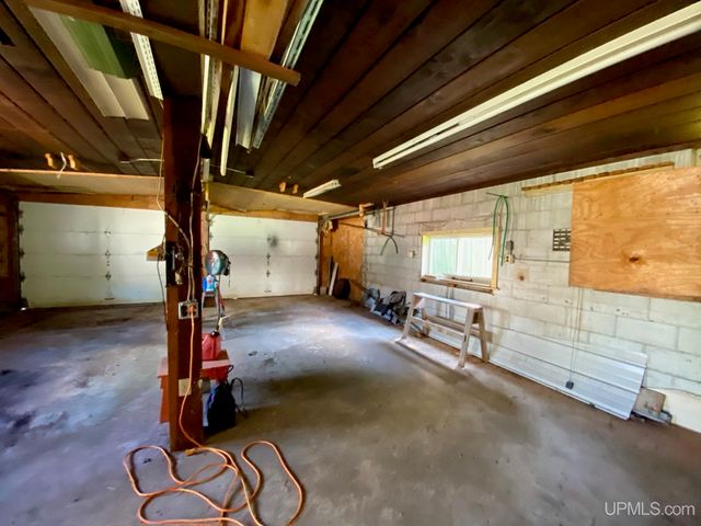 5755 Co Rd 550 Highway, Marquette, MI 49855