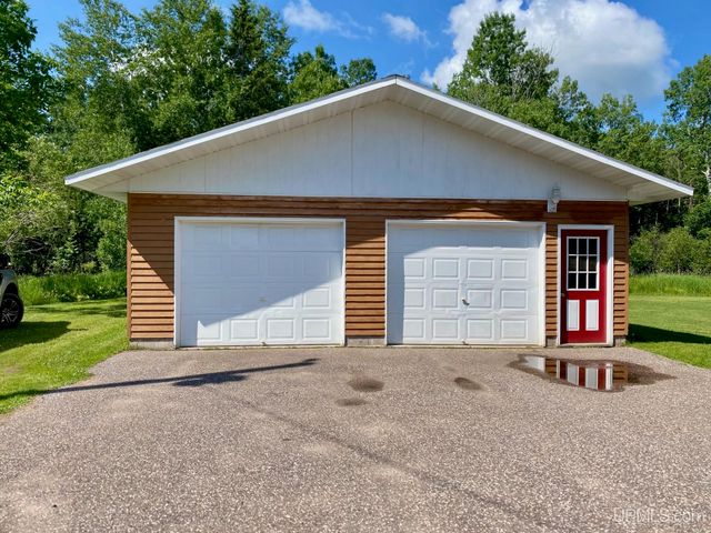 5755 Co Rd 550 Highway, Marquette, MI 49855