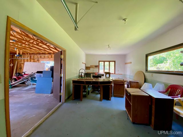 5755 Co Rd 550 Highway, Marquette, MI 49855