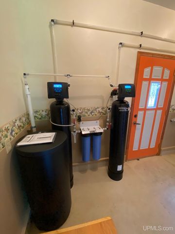 5755 Co Rd 550 Highway, Marquette, MI 49855