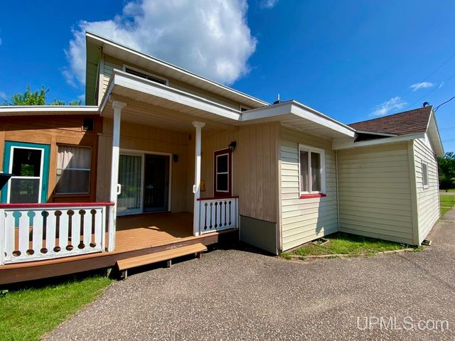 5755 Co Rd 550 Highway, Marquette, MI 49855