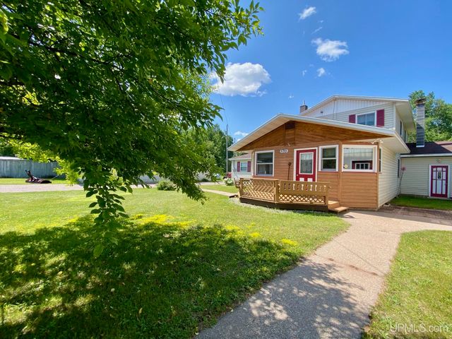 5755 Co Rd 550 Highway, Marquette, MI 49855