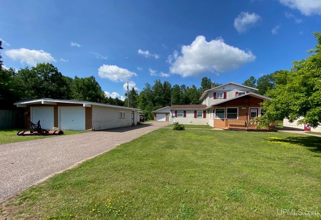 5755 Co Rd 550 Highway, Marquette, MI 49855