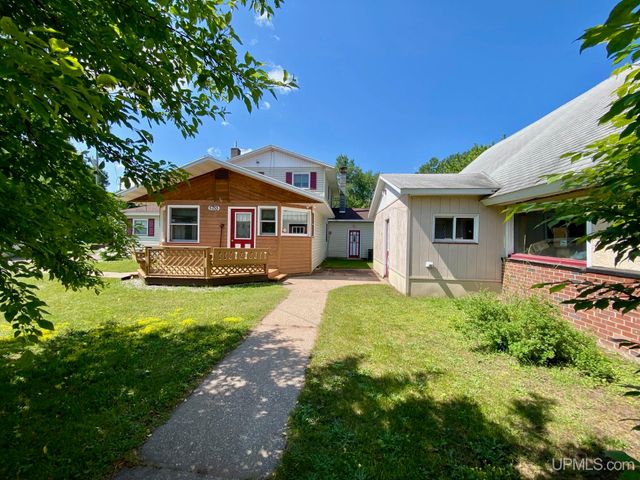 5755 Co Rd 550 Highway, Marquette, MI 49855