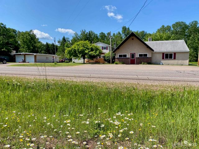 5755 Co Rd 550 Highway, Marquette, MI 49855