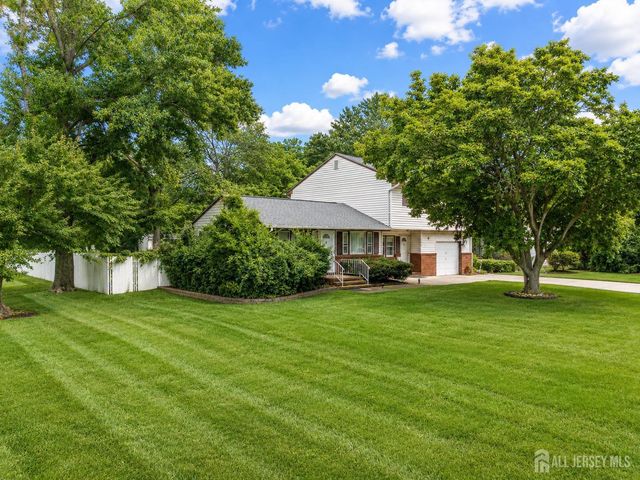 524 Lloyd Road, Matawan, NJ 07747