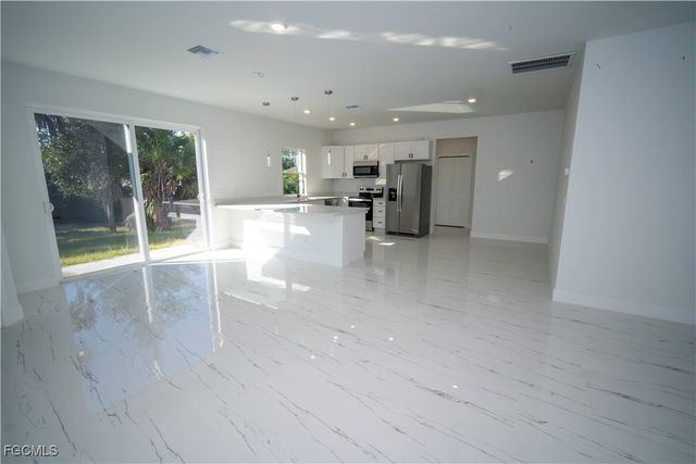 18141 E Wintergarden AVE, Port Charlotte, FL 33948