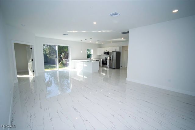 18141 E Wintergarden AVE, Port Charlotte, FL 33948