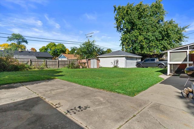 5461 N 106th STREET, Milwaukee, WI 53225