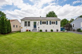 12093 Sunnycrest Place, Maryland Heights, MO 63043