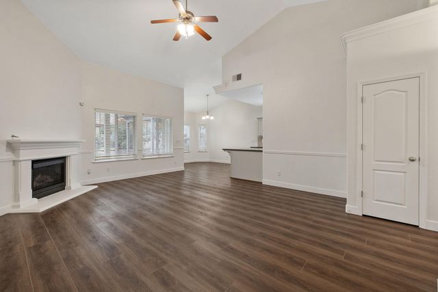 5245 W Oriole Avenue, Visalia, CA 93291