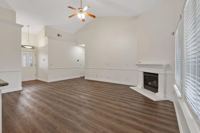 5245 W Oriole Avenue, Visalia, CA 93291