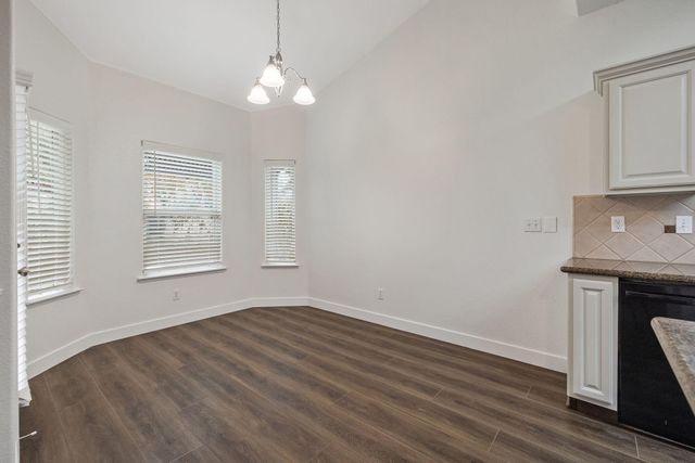 5245 W Oriole Avenue, Visalia, CA 93291