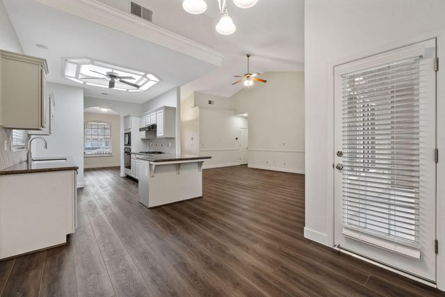 5245 W Oriole Avenue, Visalia, CA 93291