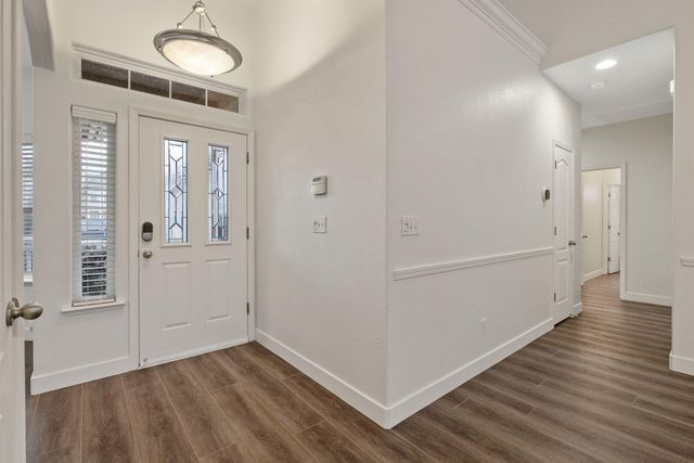 5245 W Oriole Avenue, Visalia, CA 93291