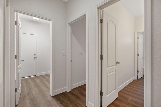 5245 W Oriole Avenue, Visalia, CA 93291