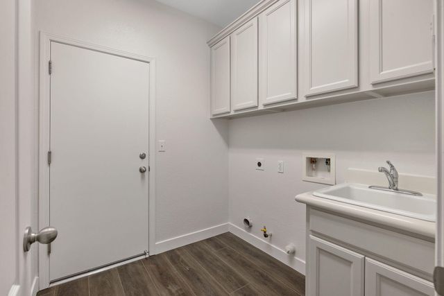 5245 W Oriole Avenue, Visalia, CA 93291