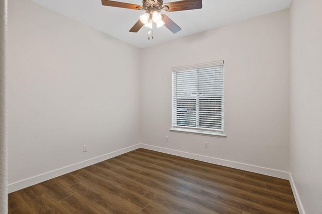 5245 W Oriole Avenue, Visalia, CA 93291