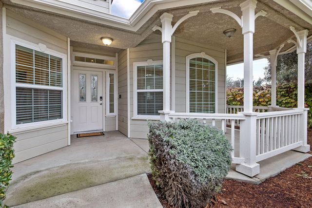 5245 W Oriole Avenue, Visalia, CA 93291