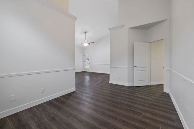 5245 W Oriole Avenue, Visalia, CA 93291