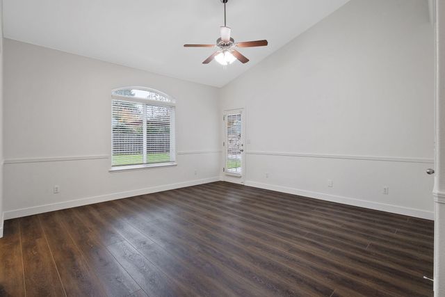 5245 W Oriole Avenue, Visalia, CA 93291