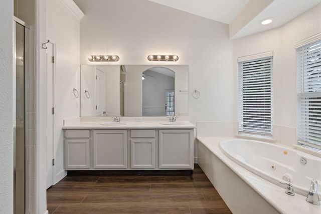 5245 W Oriole Avenue, Visalia, CA 93291