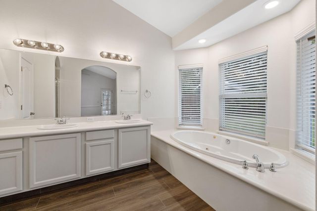 5245 W Oriole Avenue, Visalia, CA 93291