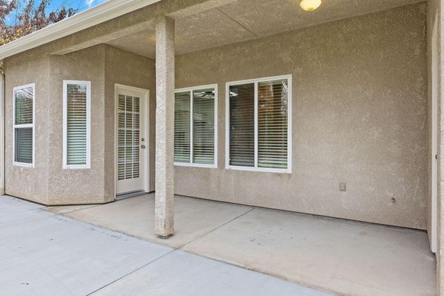 5245 W Oriole Avenue, Visalia, CA 93291