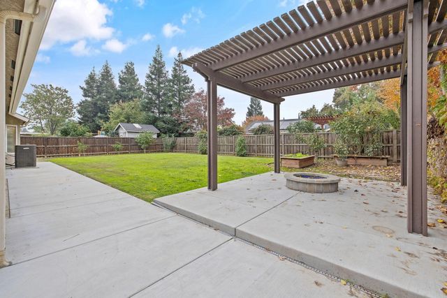 5245 W Oriole Avenue, Visalia, CA 93291