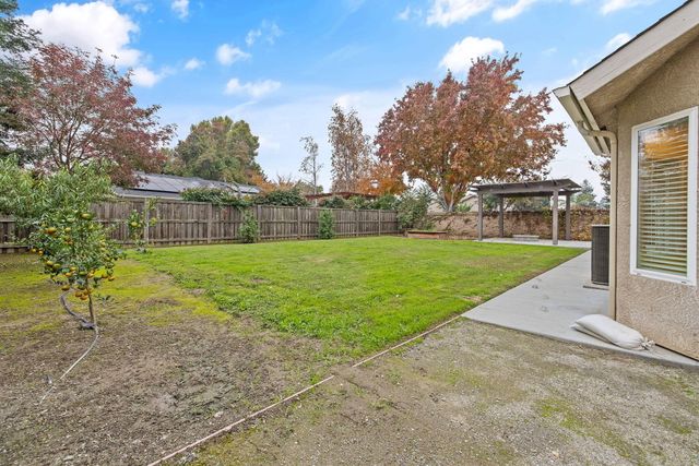 5245 W Oriole Avenue, Visalia, CA 93291