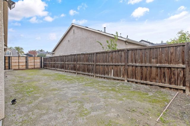 5245 W Oriole Avenue, Visalia, CA 93291