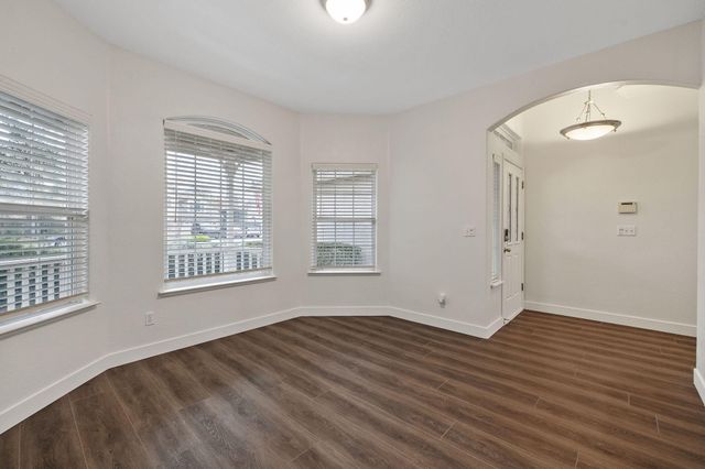 5245 W Oriole Avenue, Visalia, CA 93291