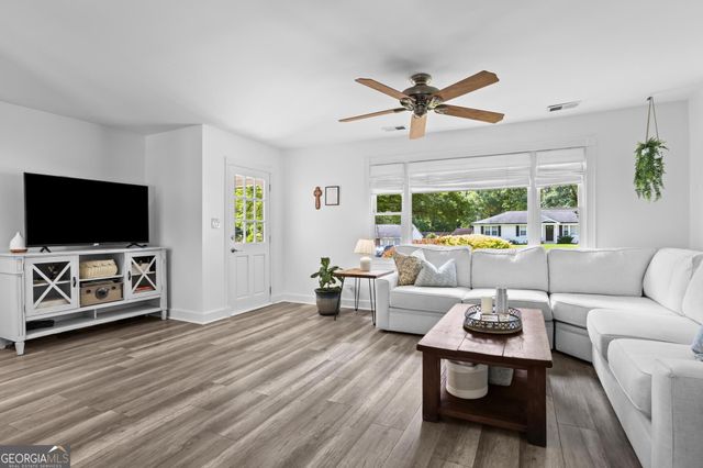 1457 Spruce Drive SE, Smyrna, GA 30080