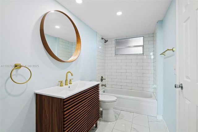 116 Royal Park Dr 4D, Oakland Park, FL 33309