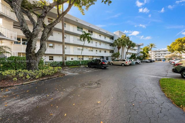 116 Royal Park Dr 4D, Oakland Park, FL 33309