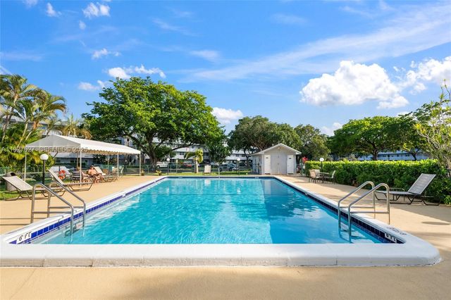 116 Royal Park Dr 4D, Oakland Park, FL 33309